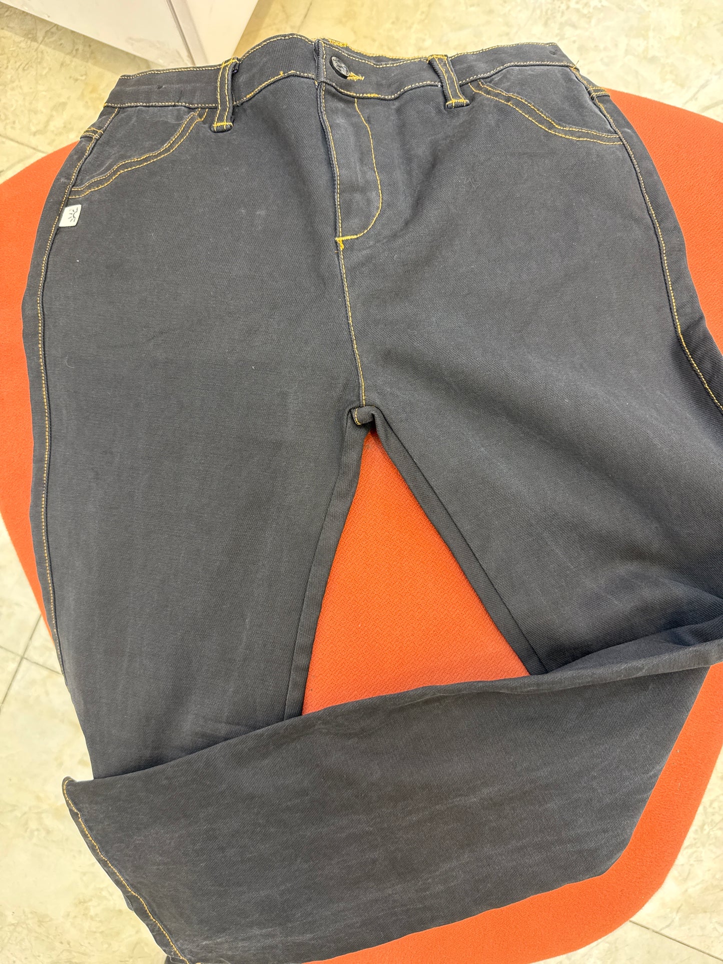 بنطلون اسود