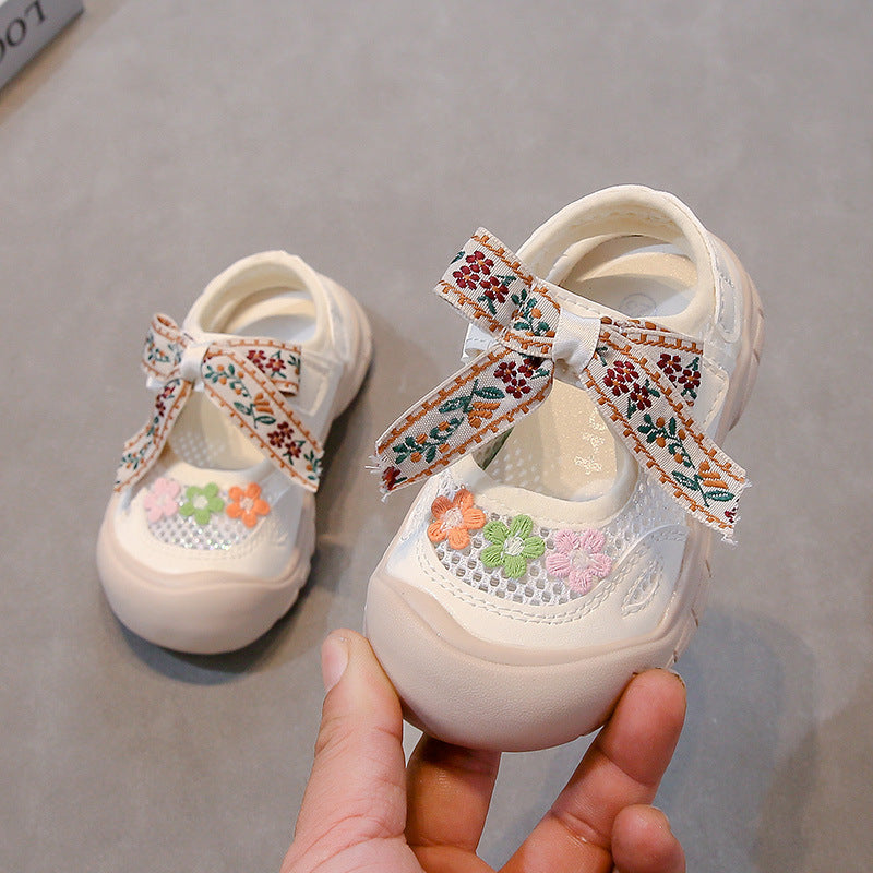 ترينشوز صندل بناتي لونين